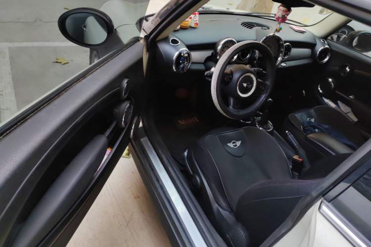 Used  MINI 2012 1.6L COOPER Baker Street
