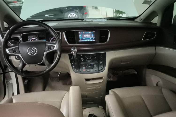 Used Buick GL8 2018 28T Luxury Model China VI Standard
