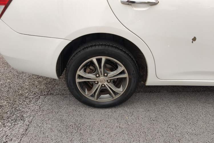 Used Zotye Z300 2014 1.5L Urban Edition Manual Luxury Model