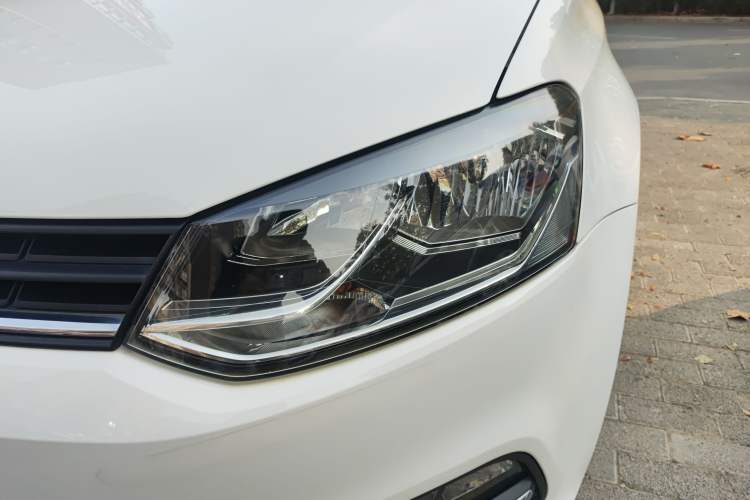 Used Volkswagen Polo 2014 1.6L Automatic Comfort Edition
