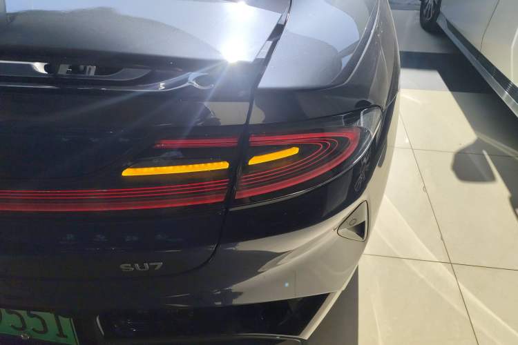 Used  SU7 2024 Rear-Drive Ultra-Long Range Advanced Pro-Level Intelligent Driving Version
