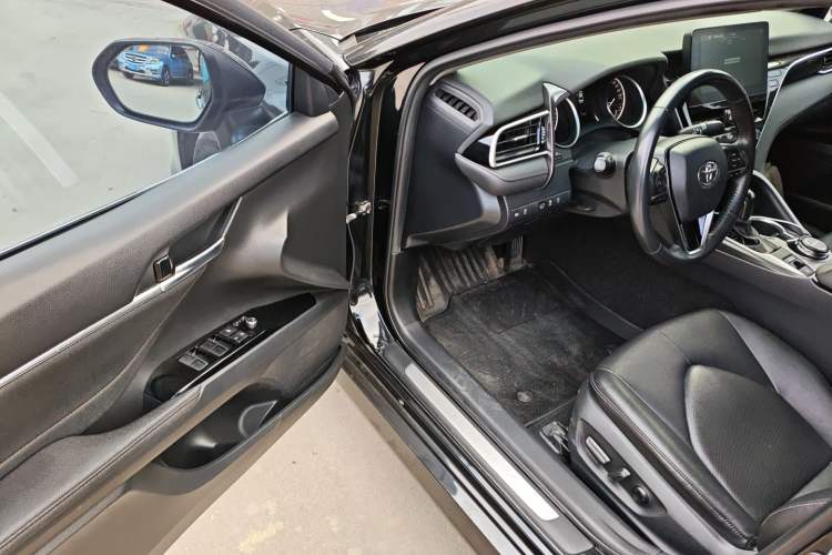 Used Toyota Camry 2021 2.0G Luxury Edition
