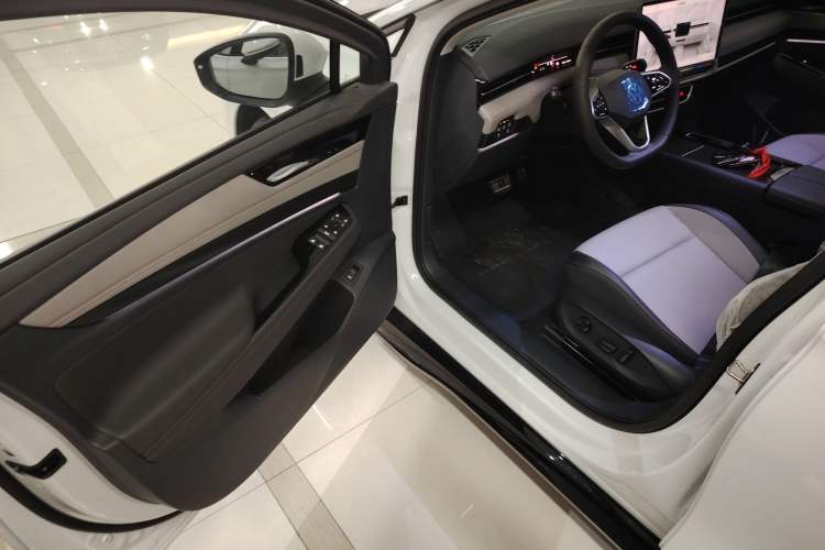 Used Volkswagen ID.7 VIZZION 2024 AIR model