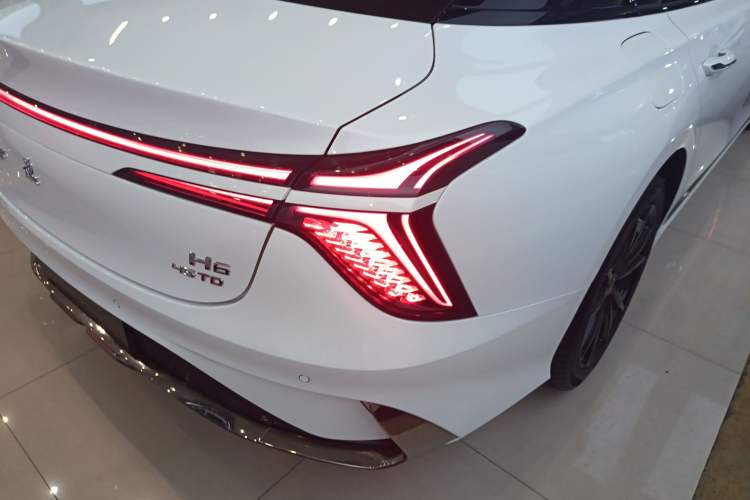 Used Hongqi H6 2023 2.0T ZhiShang Version