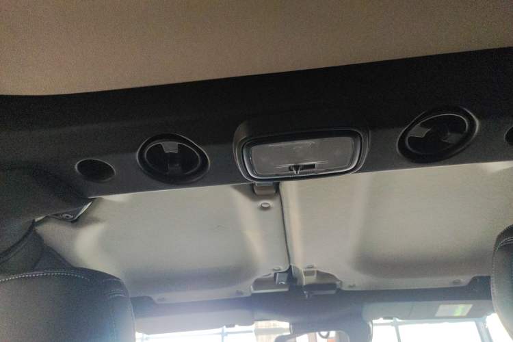 Used Beijing Auto BJ40 2020 2.0T Automatic Four-Wheel Drive Urban Hunter Edition Chivalrous Type
