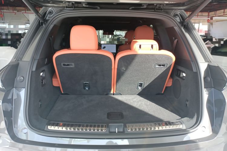 Used Li Auto L8 2023 Pro Model
