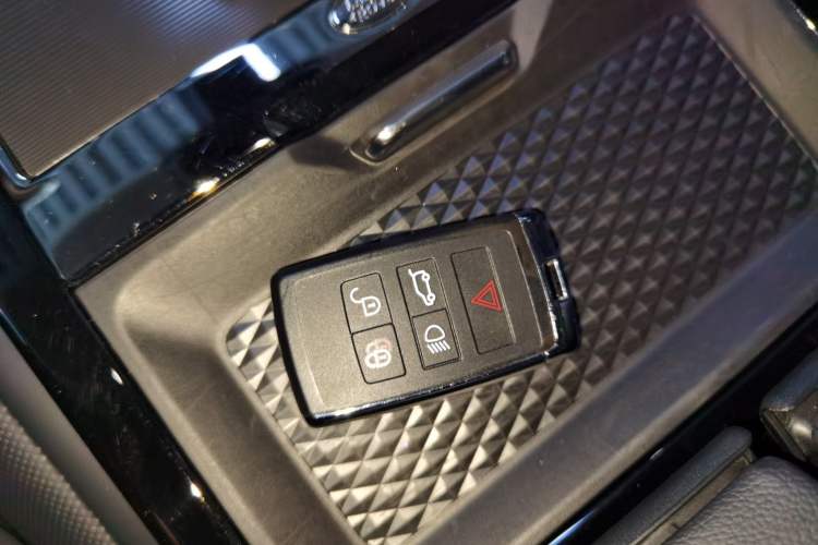 Used Land Rover Range Rover Evoque 2023 Aurora L 249 PS Luxury Edition