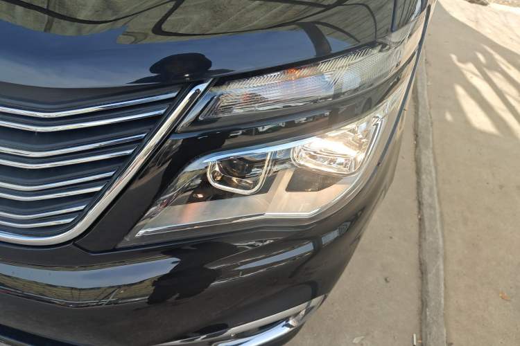 Used FORTHING Lingzhi 2018 M5L 1.6L 7-Seater Luxury Model