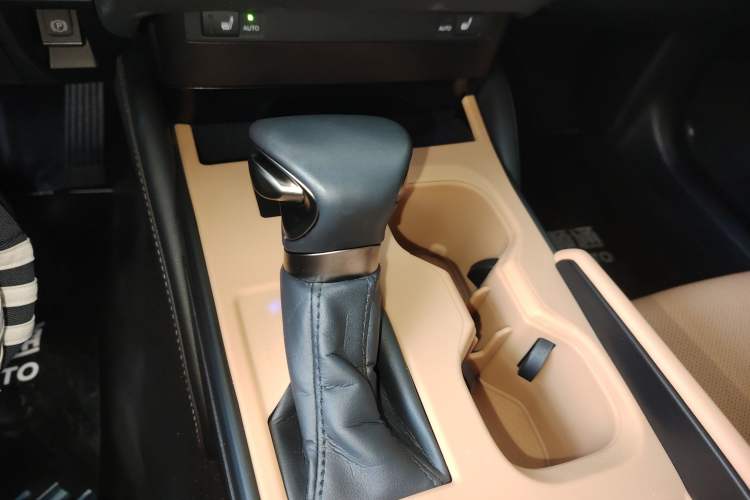 Used Lexus ES 2023 200 Excellence Edition
