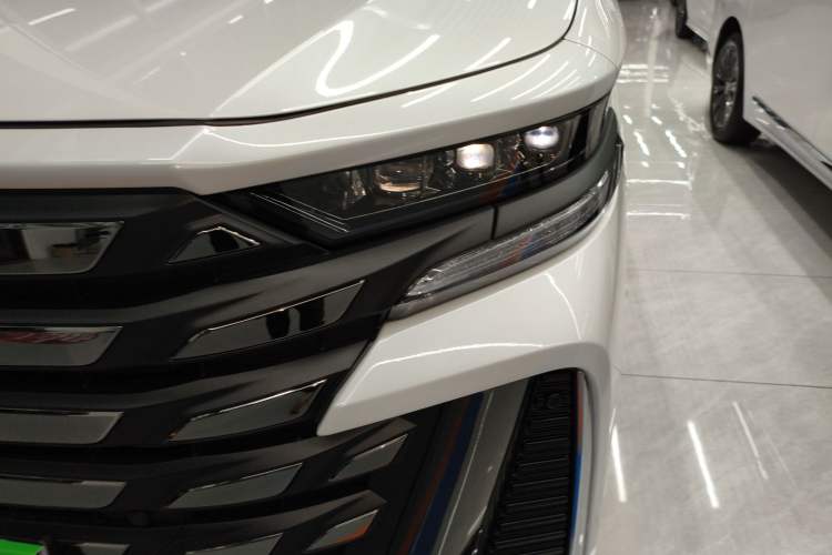 Used Toyota Vellfire 2024 Crown Dual-Engine 2.5L Supreme Executive Edition