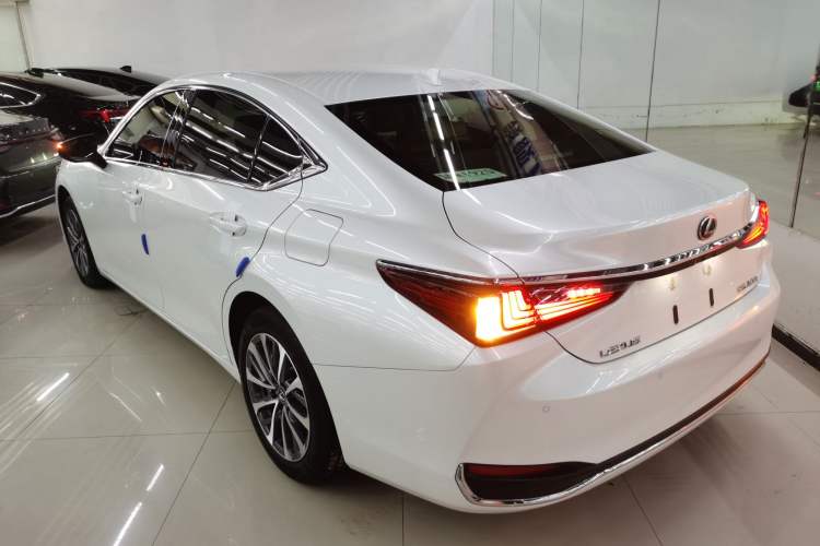 Used Lexus ES 2022 200 Excellence Edition