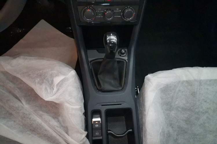 Used Volkswagen Tharu 
