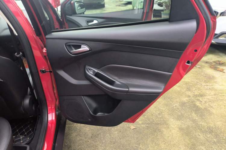 Used Ford Focus 2015 Hatchback 1.6L Automatic Fashion Edition