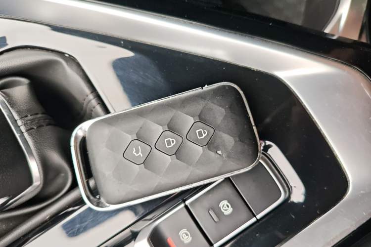 Used Wuling Asta 2022 2.0L DHT Electric-Speed Version