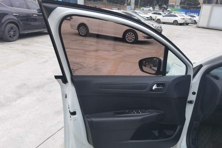 Used Citroen C4 Sega 2018 1.6L Automatic Comfort Model
