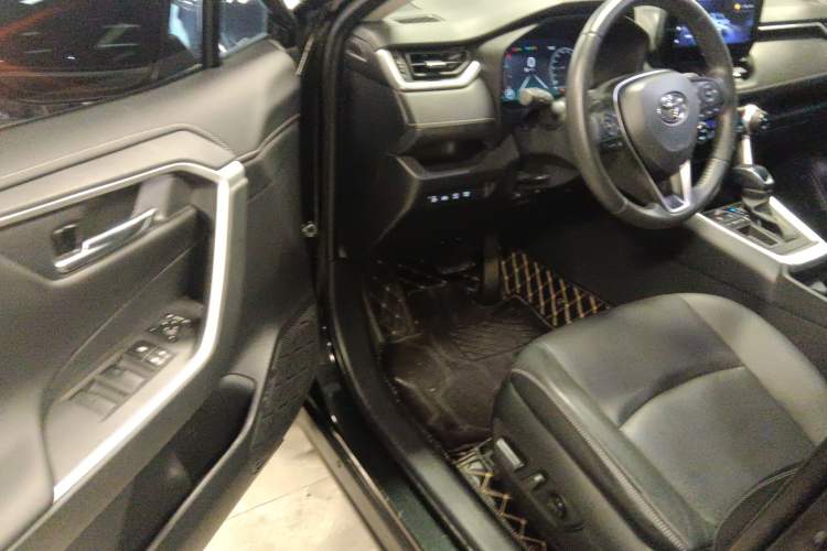 Used Toyota RAV4 2023 2.0L CVT Two-Wheel Drive Fashion Plus Edition