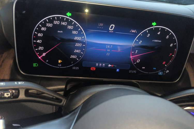 Used Mercedes-Benz GLC 2025 Refreshed GLC 300 L 4MATIC Dynamic Version 5 Seats
