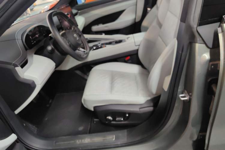 Used Zeekr 001 2025 YOU Edition 100 kWh All-Wheel Drive
