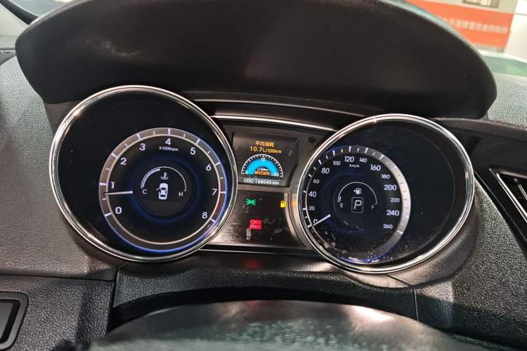 Used Hyundai Sonata 2014 2.4L Automatic Luxury Version China IV Standard
