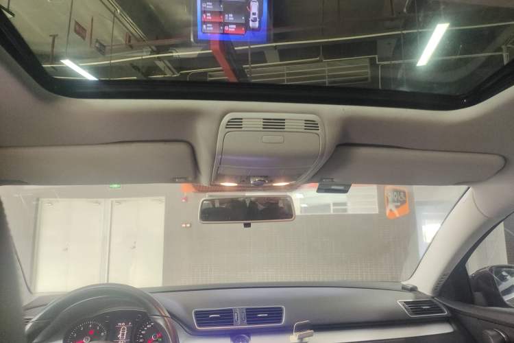 Used Volkswagen Magotan 2013 1.8TSI Premier Model
