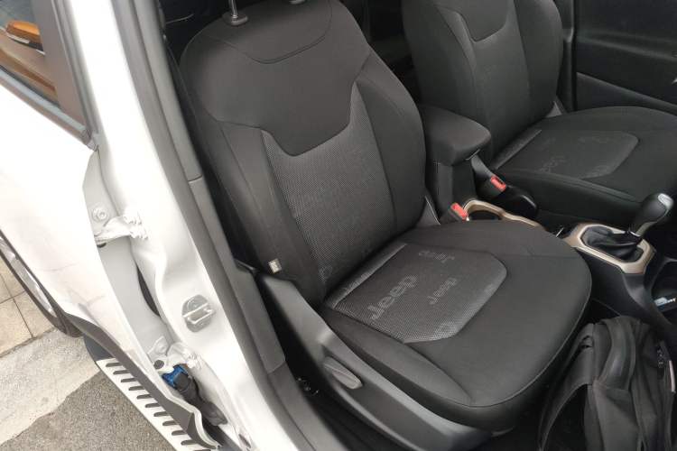 Used  Renegade 2018 Connected Large Screen Version 180T Automatic Jingneng Version
