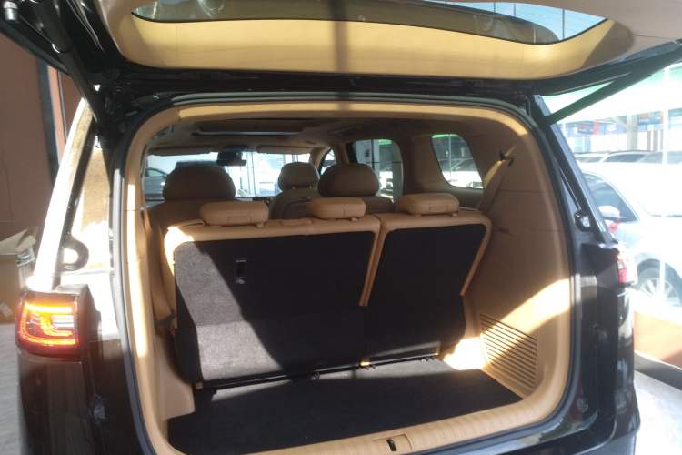 Used VOYAH Dream 2025 PHEV Four-Wheel-Drive Flagship Kunpeng Edition
