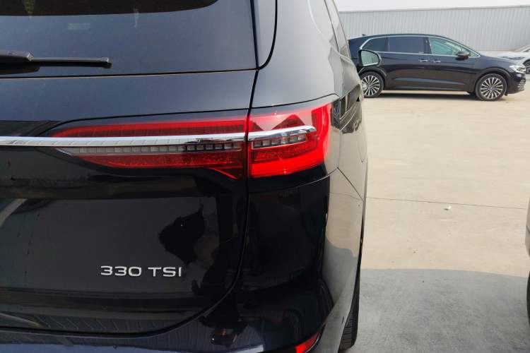 Used Volkswagen Viloran 2024 330TSI Luxury Edition
