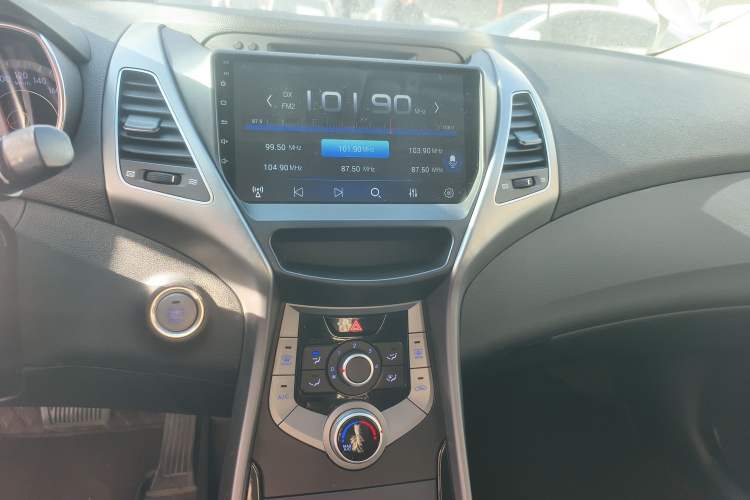 Used Hyundai Elantra 2015 1.6L Automatic Leading Model
