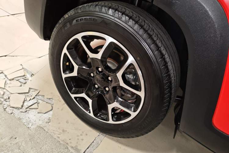 Used  Renegade 2017 180T Automatic Kinetic Edition+
