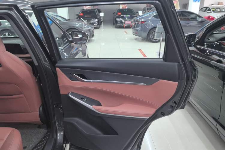 Used Changan CS75 PLUS 2024 3rd Generation Champion Edition 2.0T Intelligent Drive Performance Model
