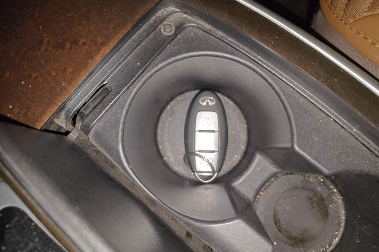 Used Infiniti QX60 2018 2.5 S/C Hybrid Two-Wheel-Drive Champion Family Edition
