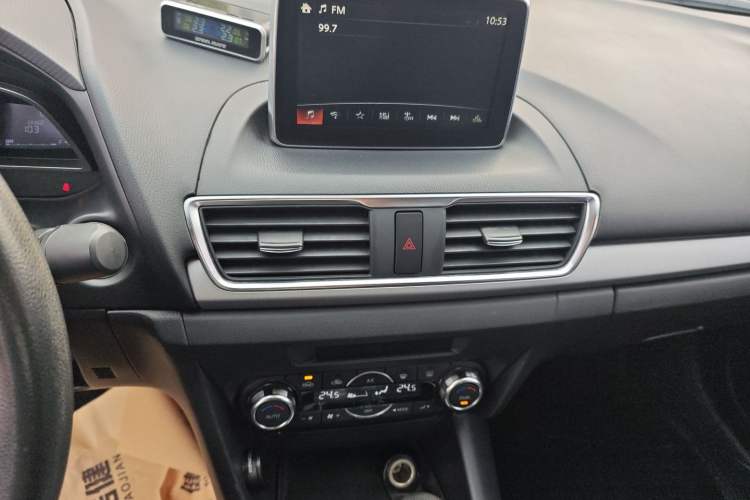 Used Mazda Mazda 3 Axela 2016 Sedan 1.5L Automatic Luxury Model