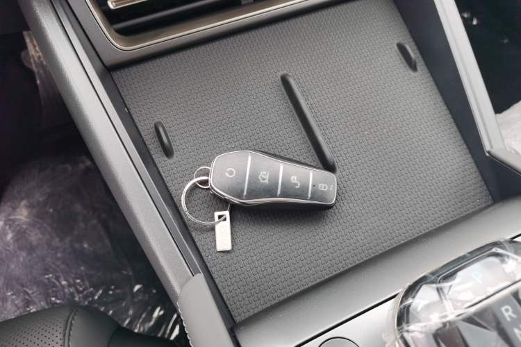 Used BYD Qin L 2025 DM-i Smart Drive 80KM Leading Model
