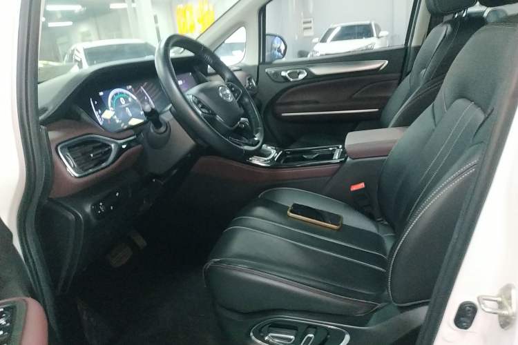 Used GAC Trumpchi M6 2023 PRO 270T DCT Luxury Edition