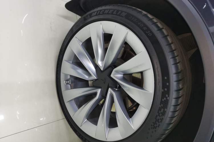 Used Tesla Model Y 2025 Rear-Wheel Drive First Edition
