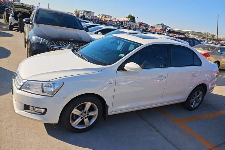 Used Volkswagen Santana 2015 1.4L Manual Comfort Edition
