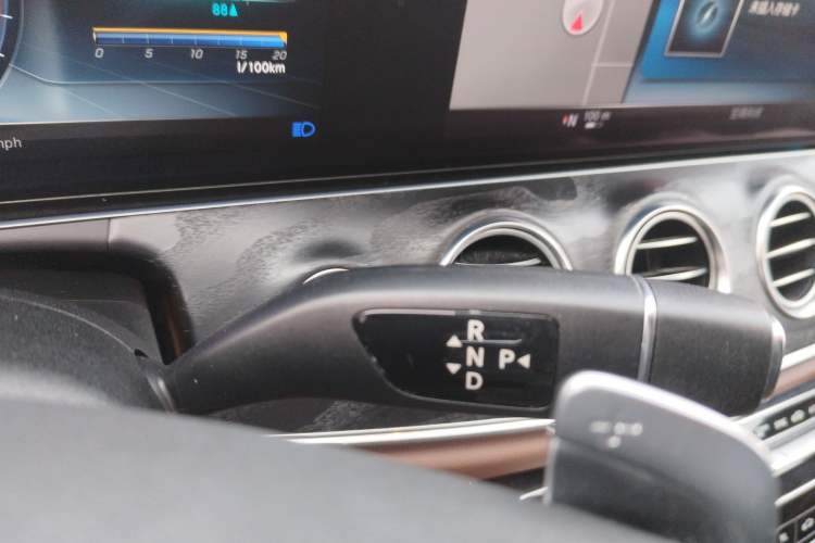 Used Mercedes-Benz E-Class 2017 E 300 L Sporty and Stylish Model
