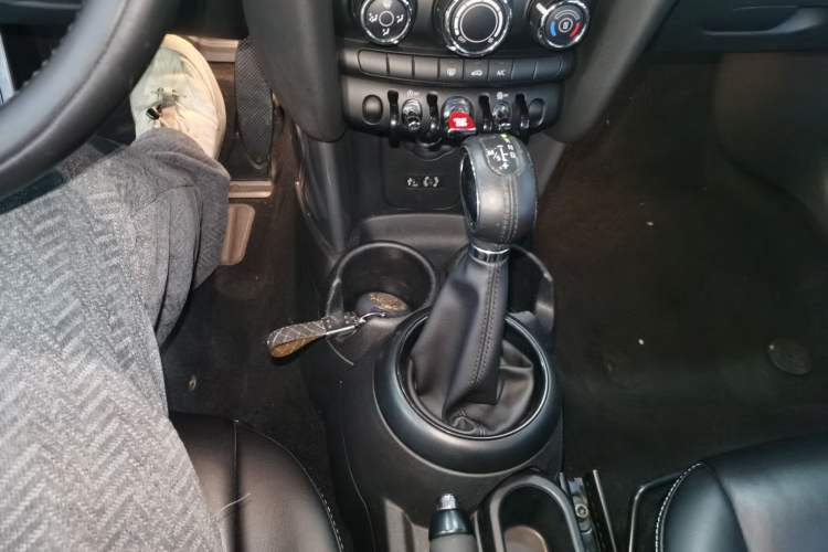 Used  MINI 2014 1.2T ONE
