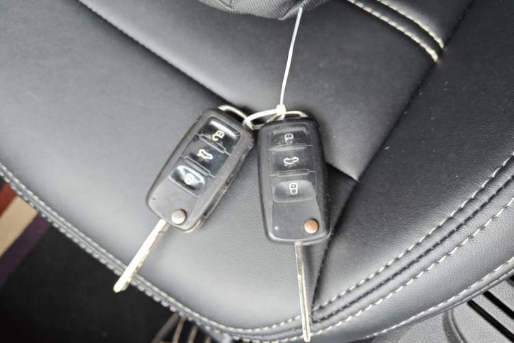 Used Volkswagen Lavida 2015 1.6L Manual Fashion Edition
