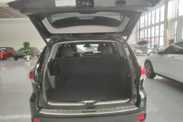 Used Toyota Highlander 2018 2.0T Four-Wheel Drive Luxury Version 7 Seats China VI Standard
