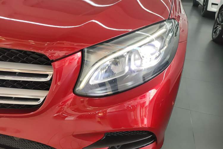 Used Mercedes-Benz GLC 2017 GLC 260 4MATIC Luxury Model
