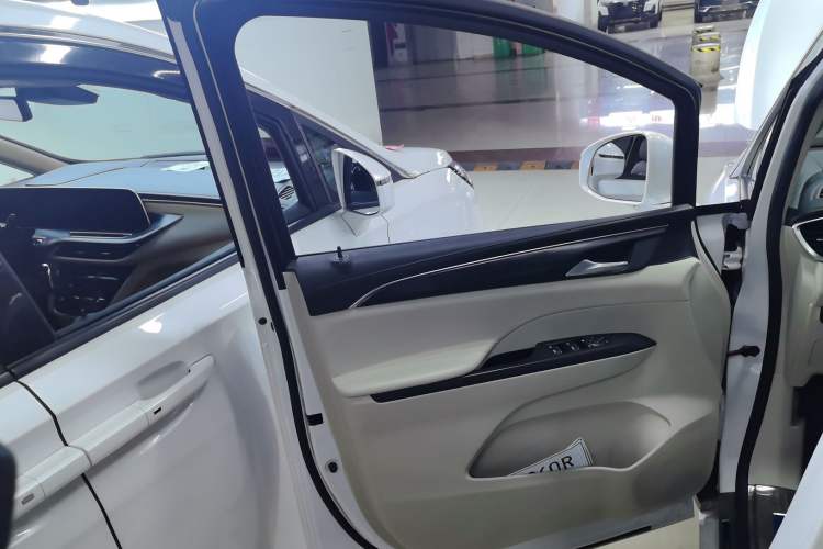 Used Buick GL8 2020 ES Land Cruiser 653T Comfort Edition
