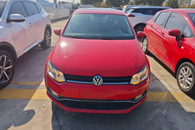 Used Volkswagen Polo 2016 1.6L Automatic Comfort Model
