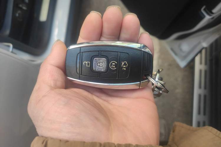 Used Lincoln MKC 2017 2.0T Two-Wheel Drive Deluxe Edition