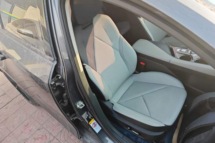 Used Changan UNI-V iDD 2023 Zhidian iDD 1.5T 113km Smart & Fun Version (Rapid Edition)