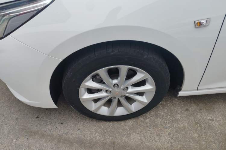 Used Chevrolet Cruze 2018 320 Automatic Pioneer Sunroof Edition
