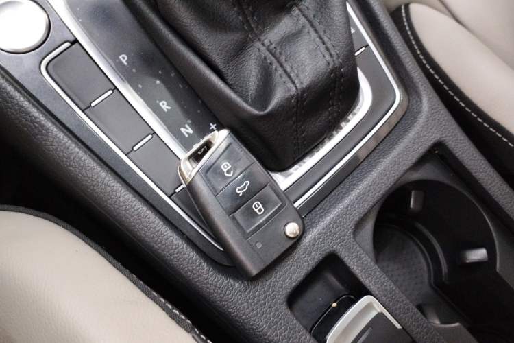 Used Volkswagen Golf 2017 230TSI Automatic Luxury Million-Vehicle Commemorative Edition