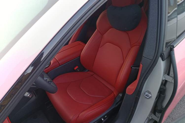 Used  SU7 2024 Rear-Drive Standard Founder Edition
