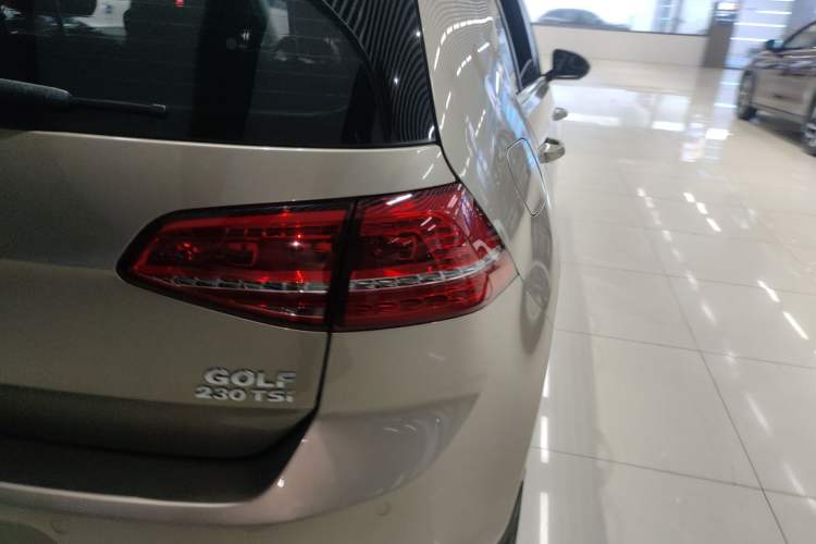 Used Volkswagen Golf 2016 230TSI Automatic Comfort Version
