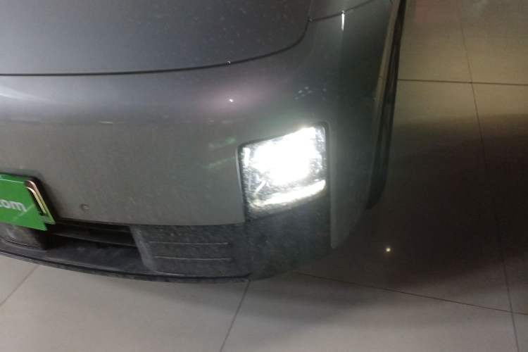 Used Li Auto MEGA 2024 Ultra Model
